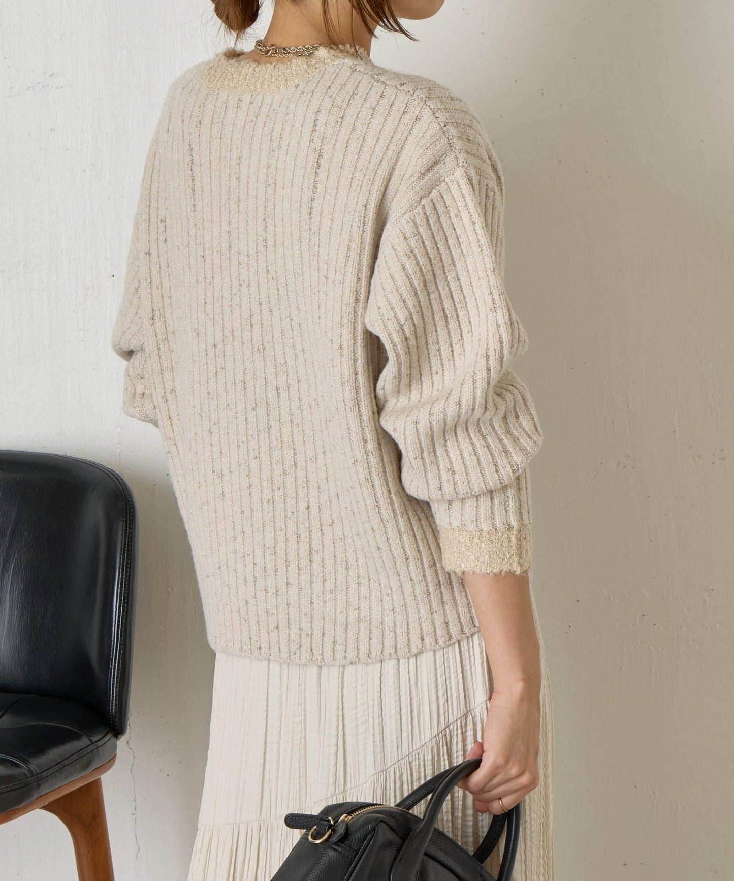 領口袖口拼色條紋亮絲針織衫