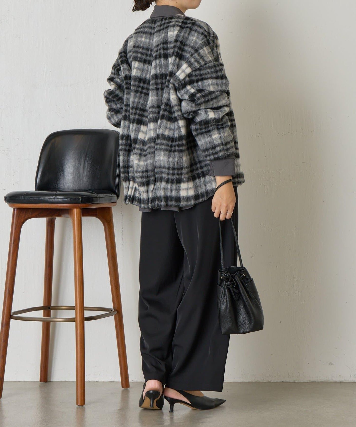 下襬褶飾短款夾克