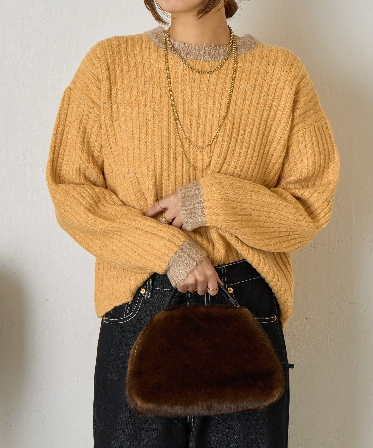 領口袖口拼色條紋亮絲針織衫