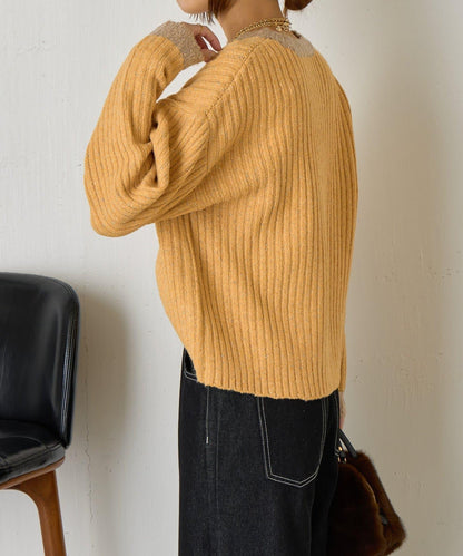 領口袖口拼色條紋亮絲針織衫