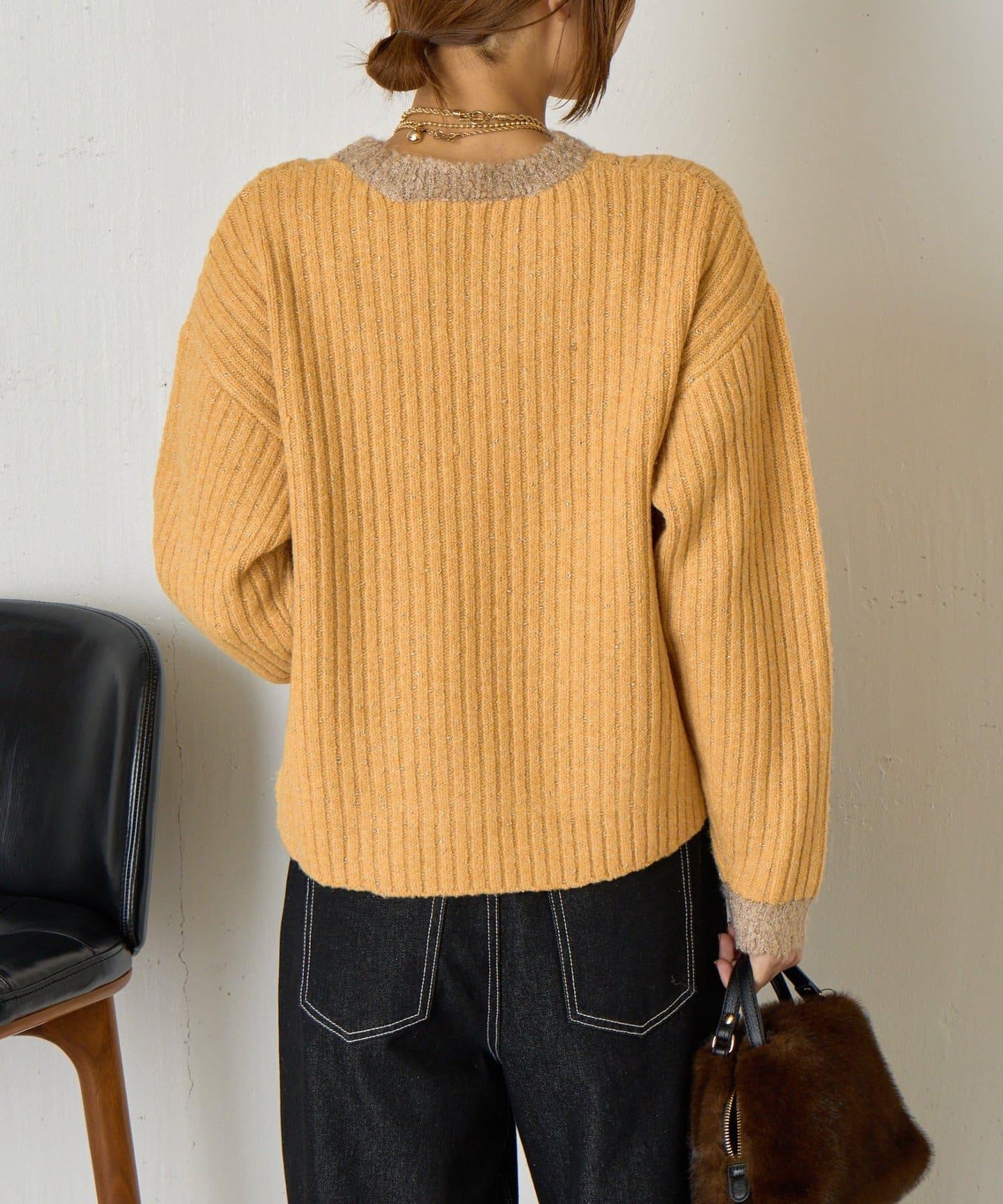 領口袖口拼色條紋亮絲針織衫