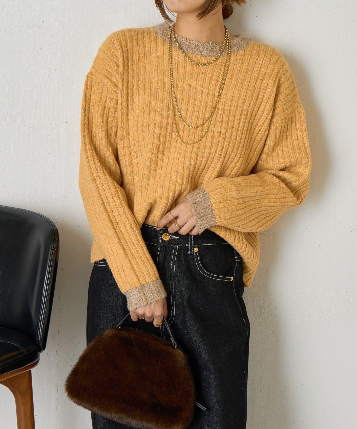 領口袖口拼色條紋亮絲針織衫