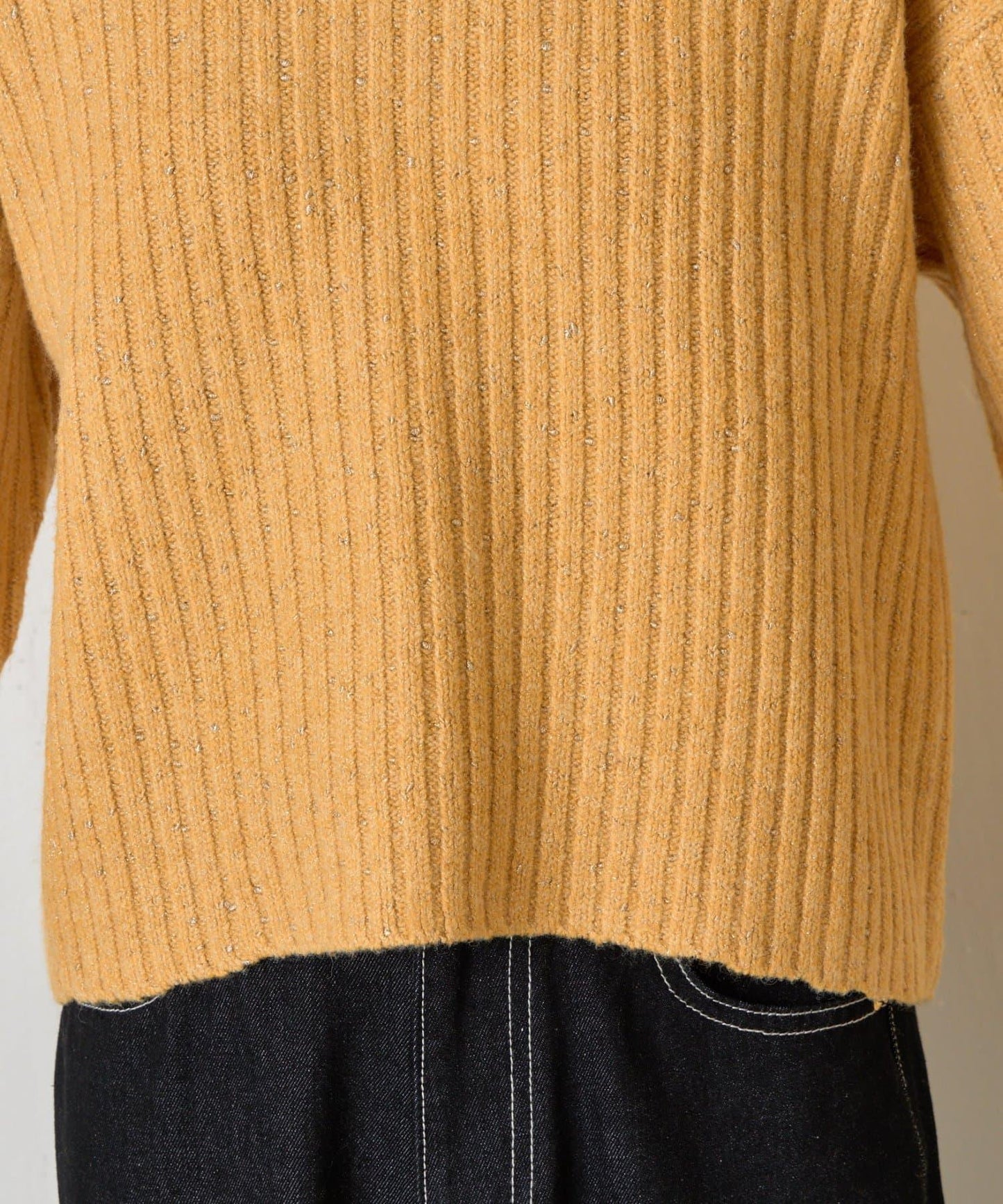 領口袖口拼色條紋亮絲針織衫