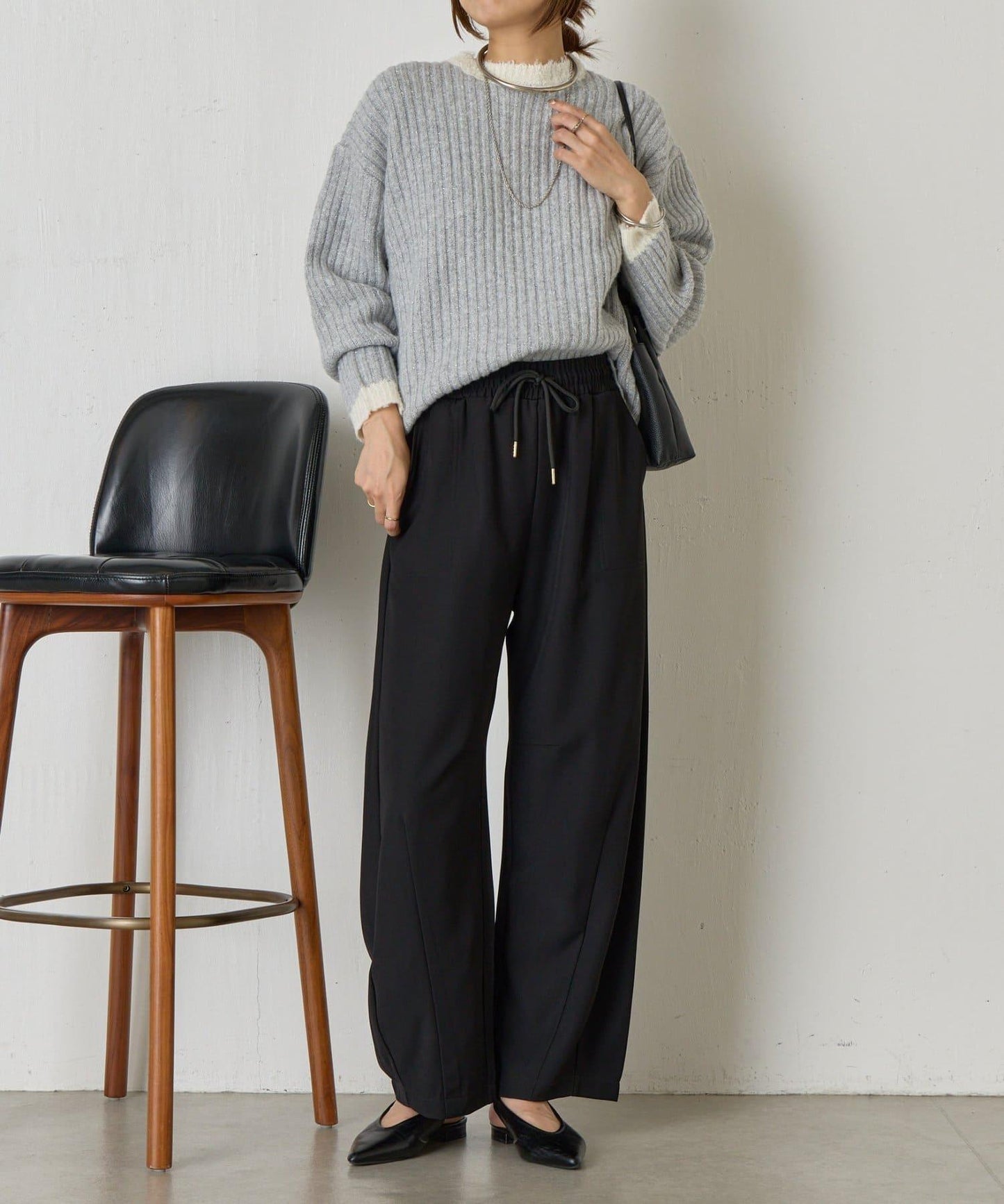 領口袖口拼色條紋亮絲針織衫