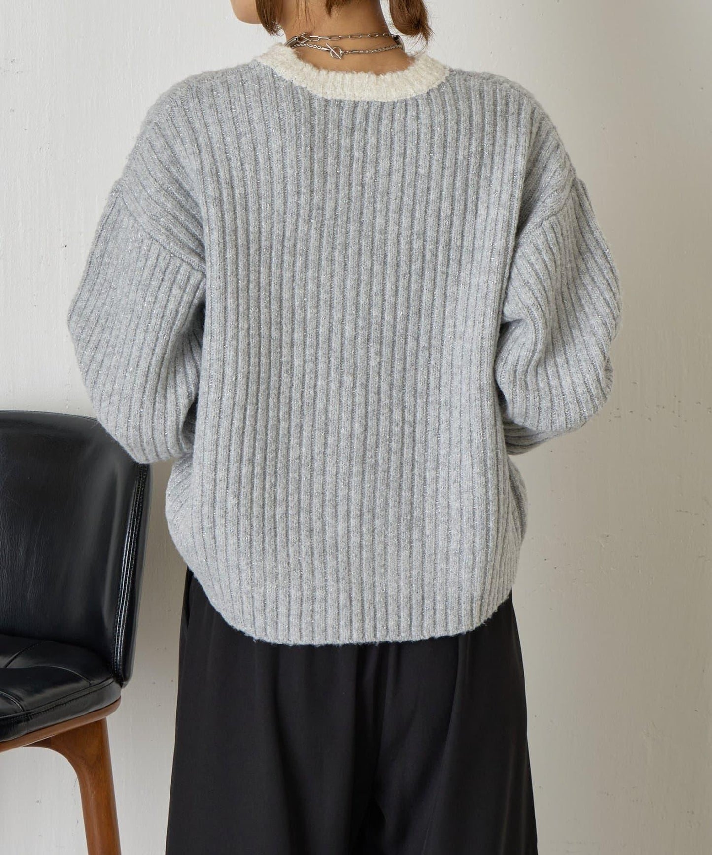 領口袖口拼色條紋亮絲針織衫