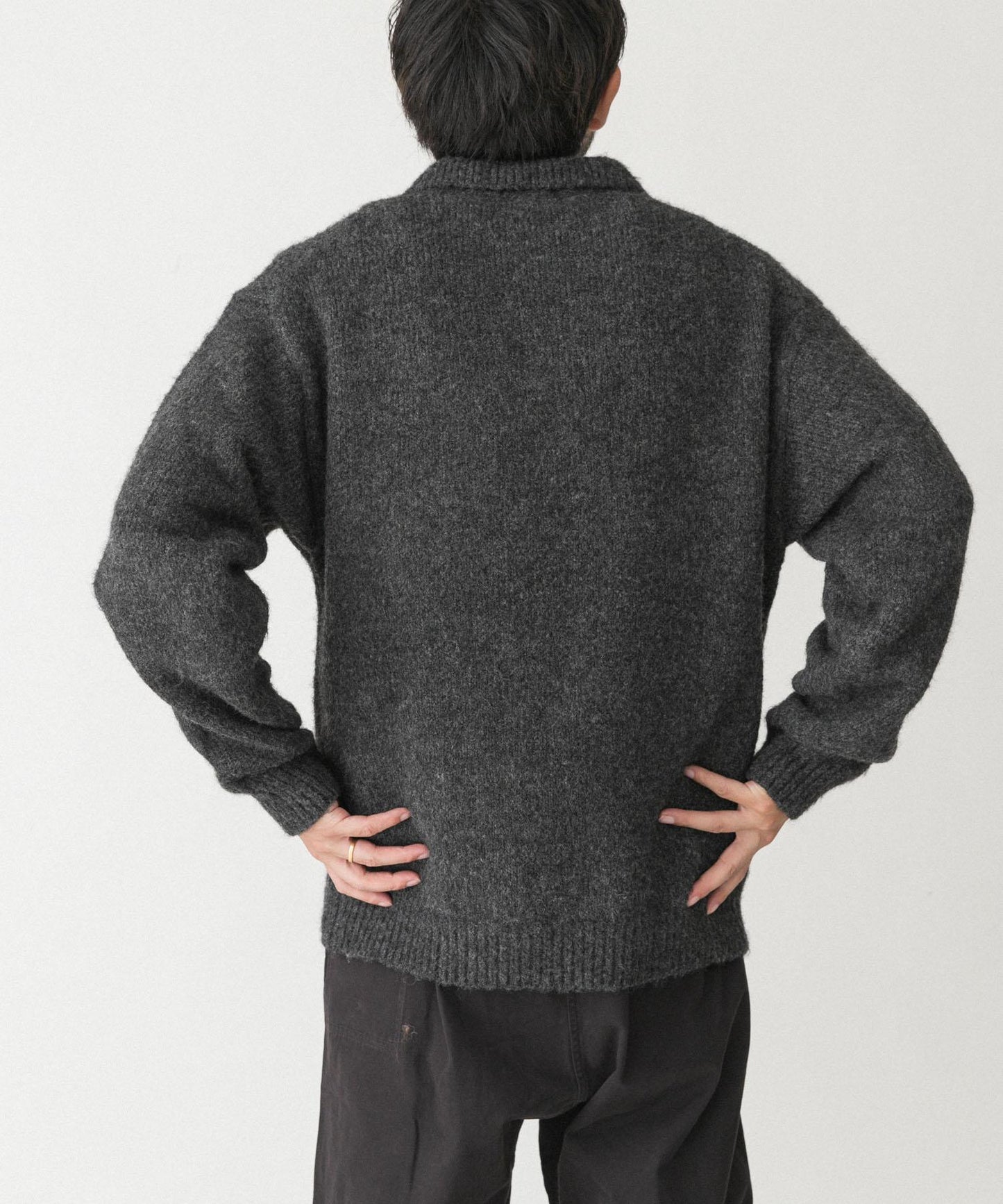 毛絨針織翻領套頭衫