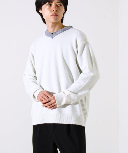 【配色羅紋點綴的優雅針織衫】GR刺繡 淺V領套頭針織衫