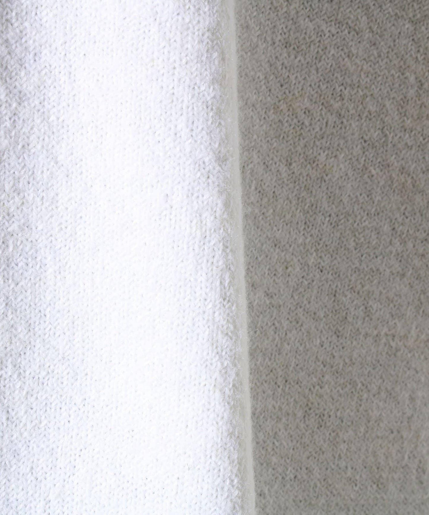 【配色羅紋點綴的優雅針織衫】GR刺繡 淺V領套頭針織衫