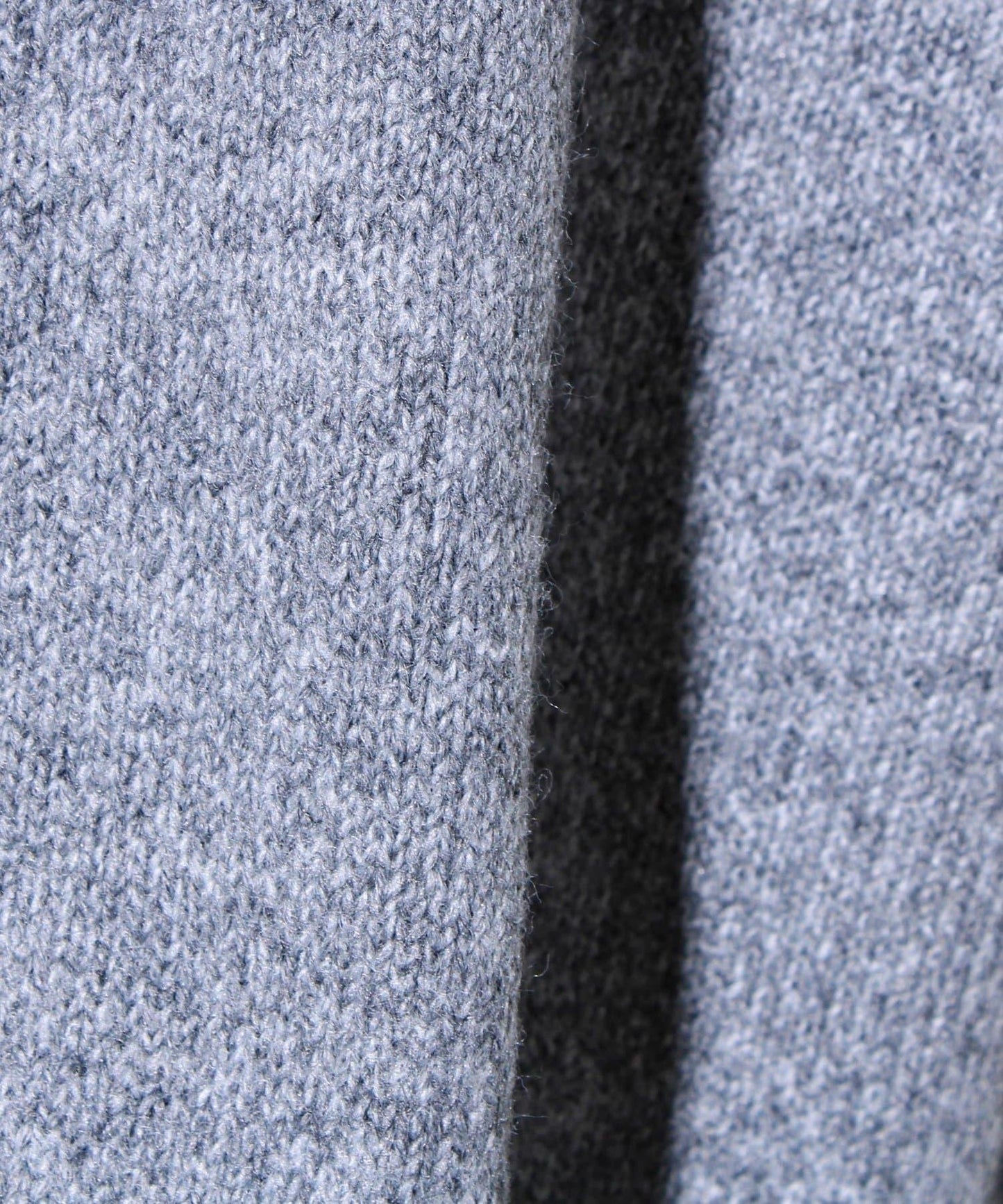 【配色羅紋點綴的優雅針織衫】GR刺繡 淺V領套頭針織衫