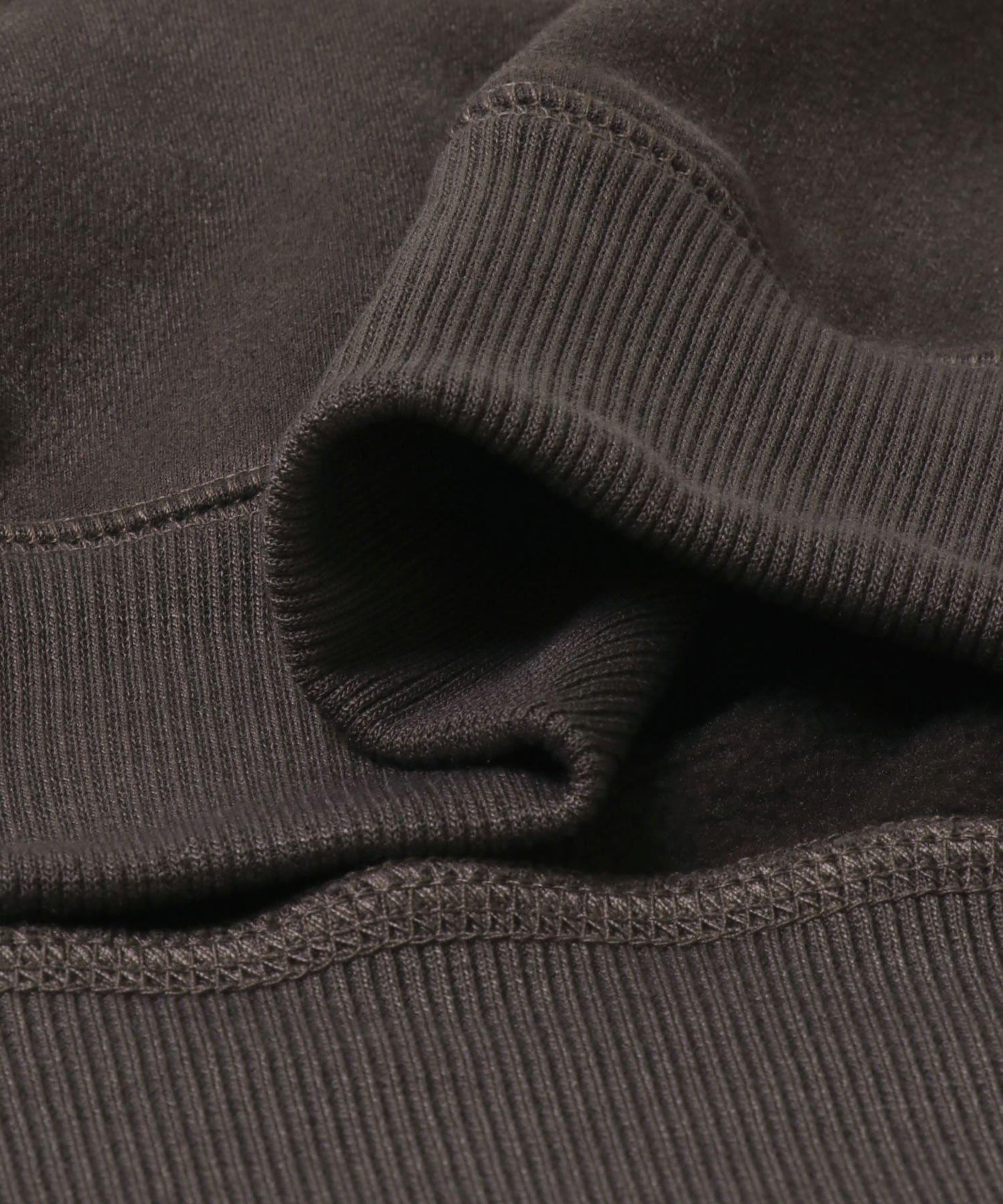 刺繡仿麂皮圓領衛衣