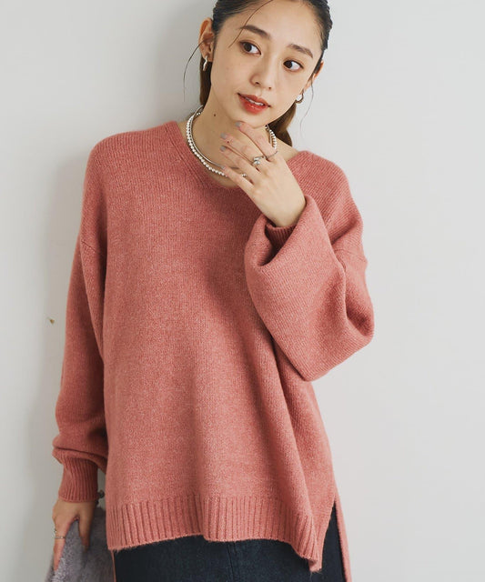 人氣單品・柔軟輕盈穿著感受 仿犛牛絨V領針織衫