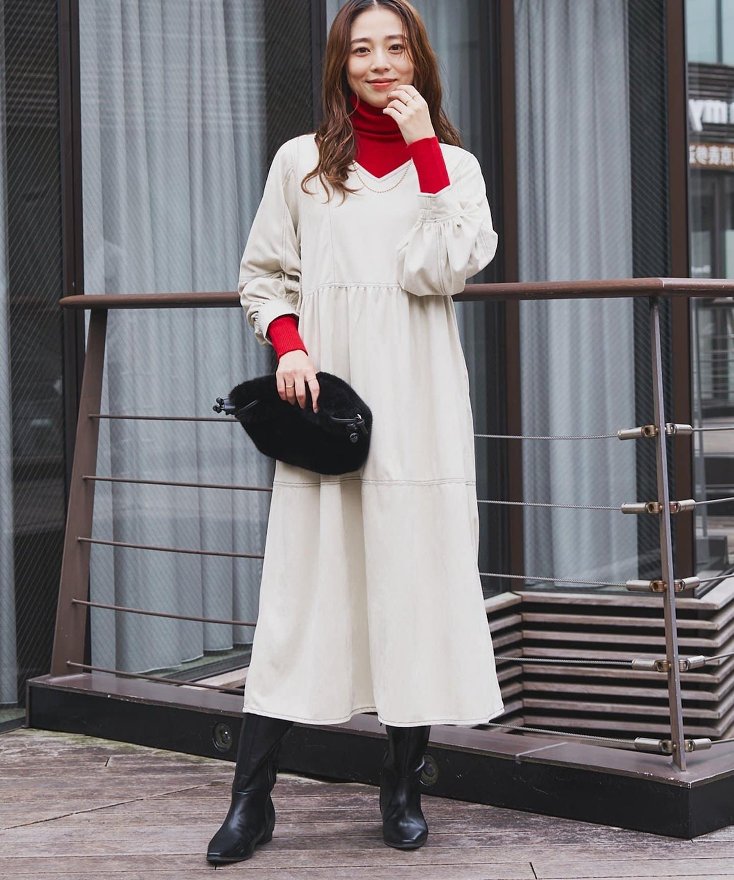 前後兩穿仿桃皮絨拼接連衣裙