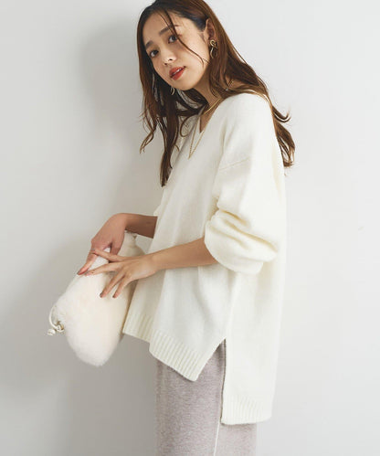 人氣單品・柔軟輕盈穿著感受 仿犛牛絨V領針織衫