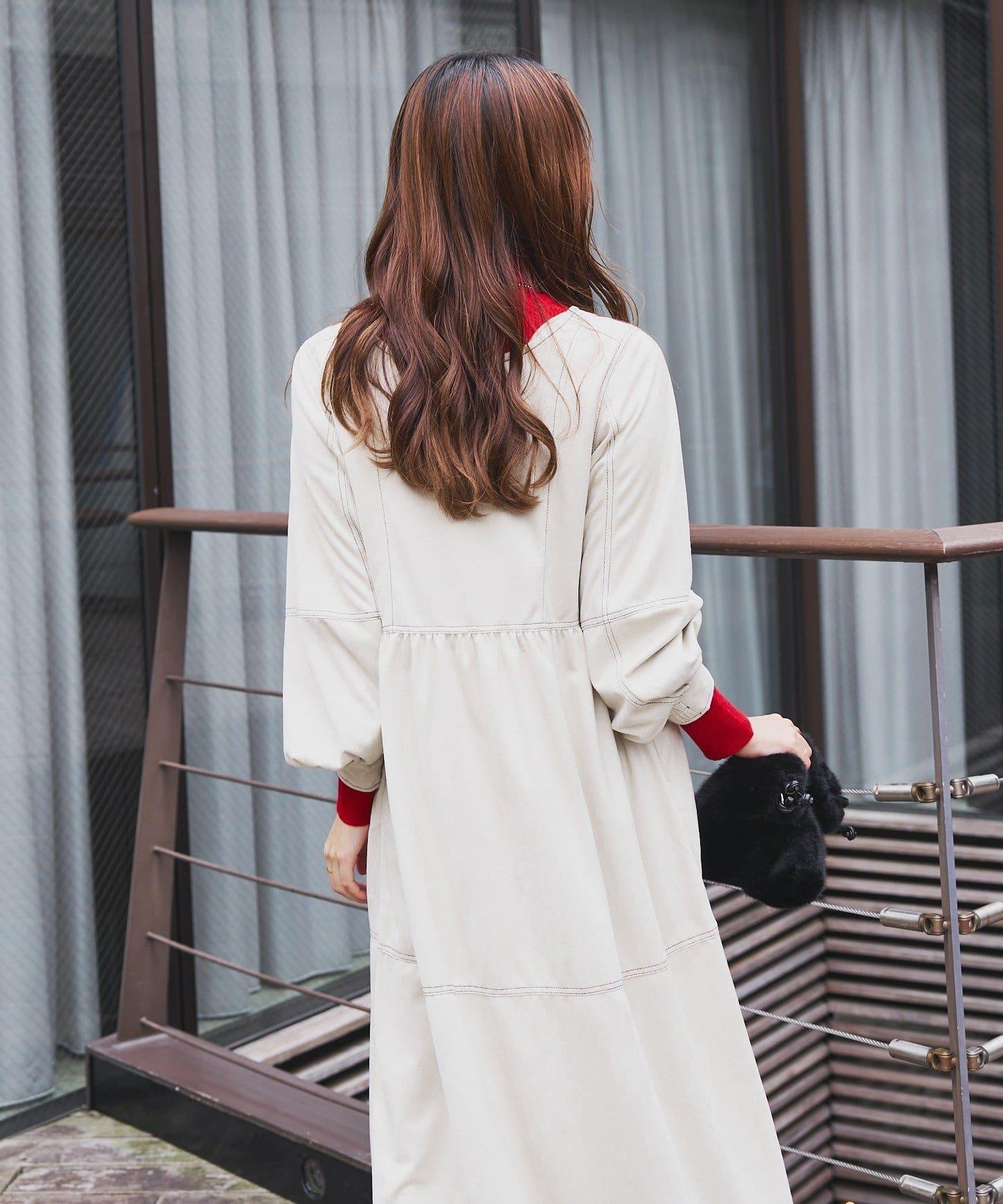 前後兩穿仿桃皮絨拼接連衣裙