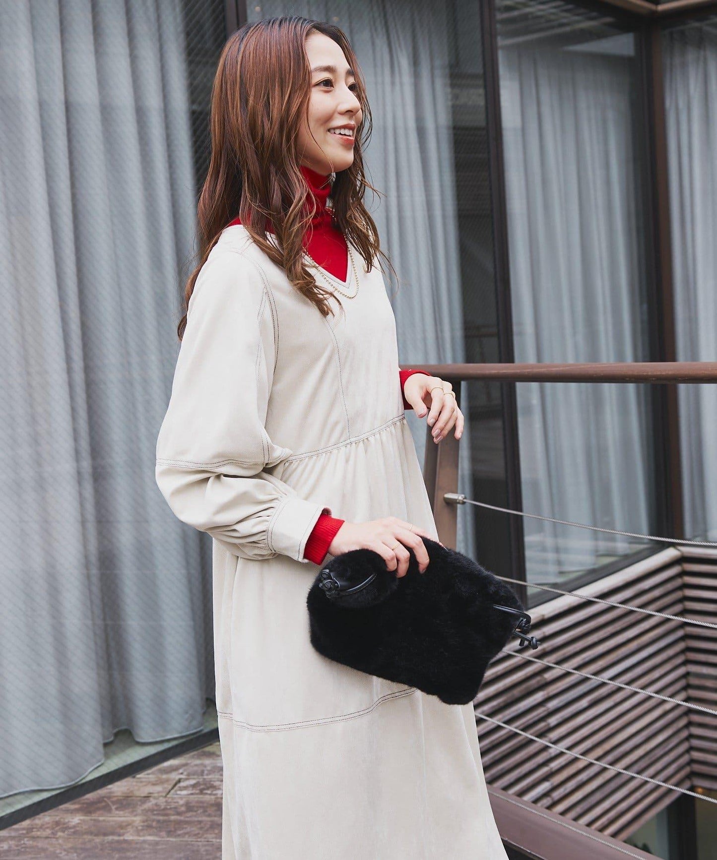 前後兩穿仿桃皮絨拼接連衣裙