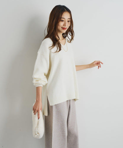 人氣單品・柔軟輕盈穿著感受 仿犛牛絨V領針織衫