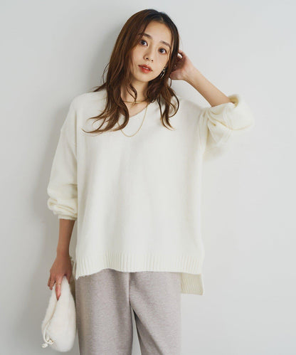 人氣單品・柔軟輕盈穿著感受 仿犛牛絨V領針織衫