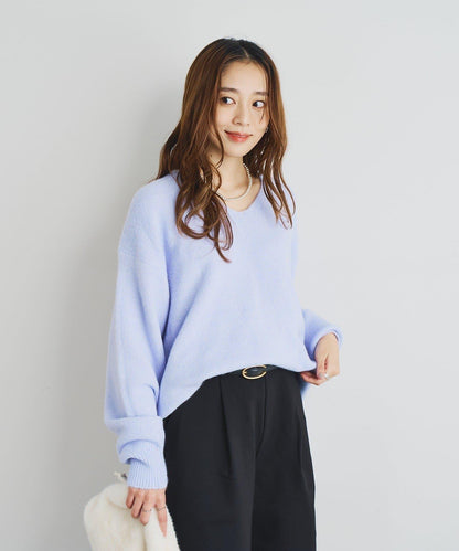 人氣單品・柔軟輕盈穿著感受 仿犛牛絨V領針織衫