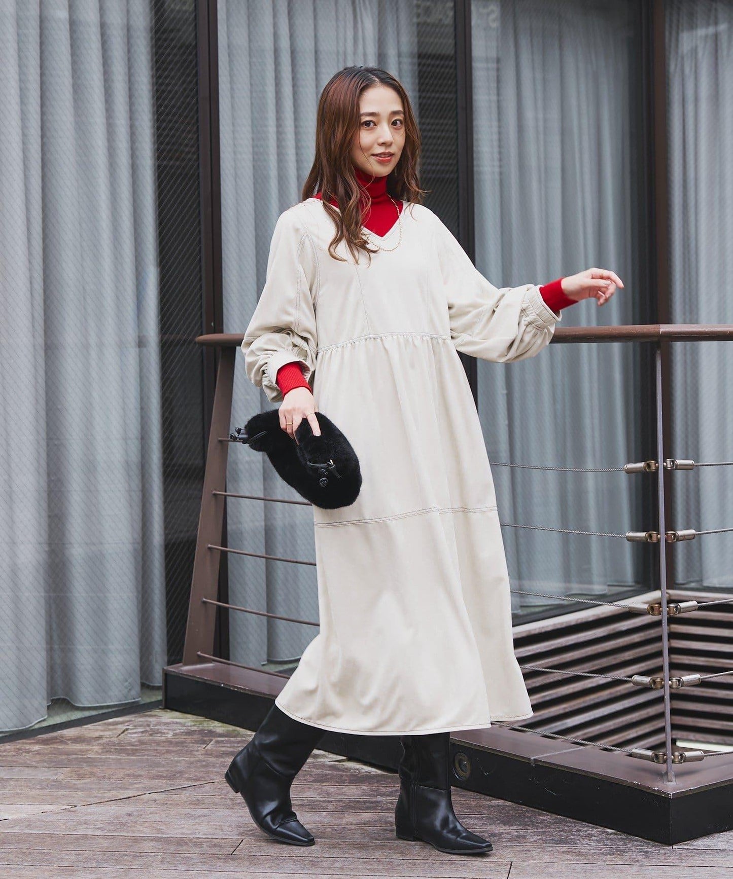 前後兩穿仿桃皮絨拼接連衣裙