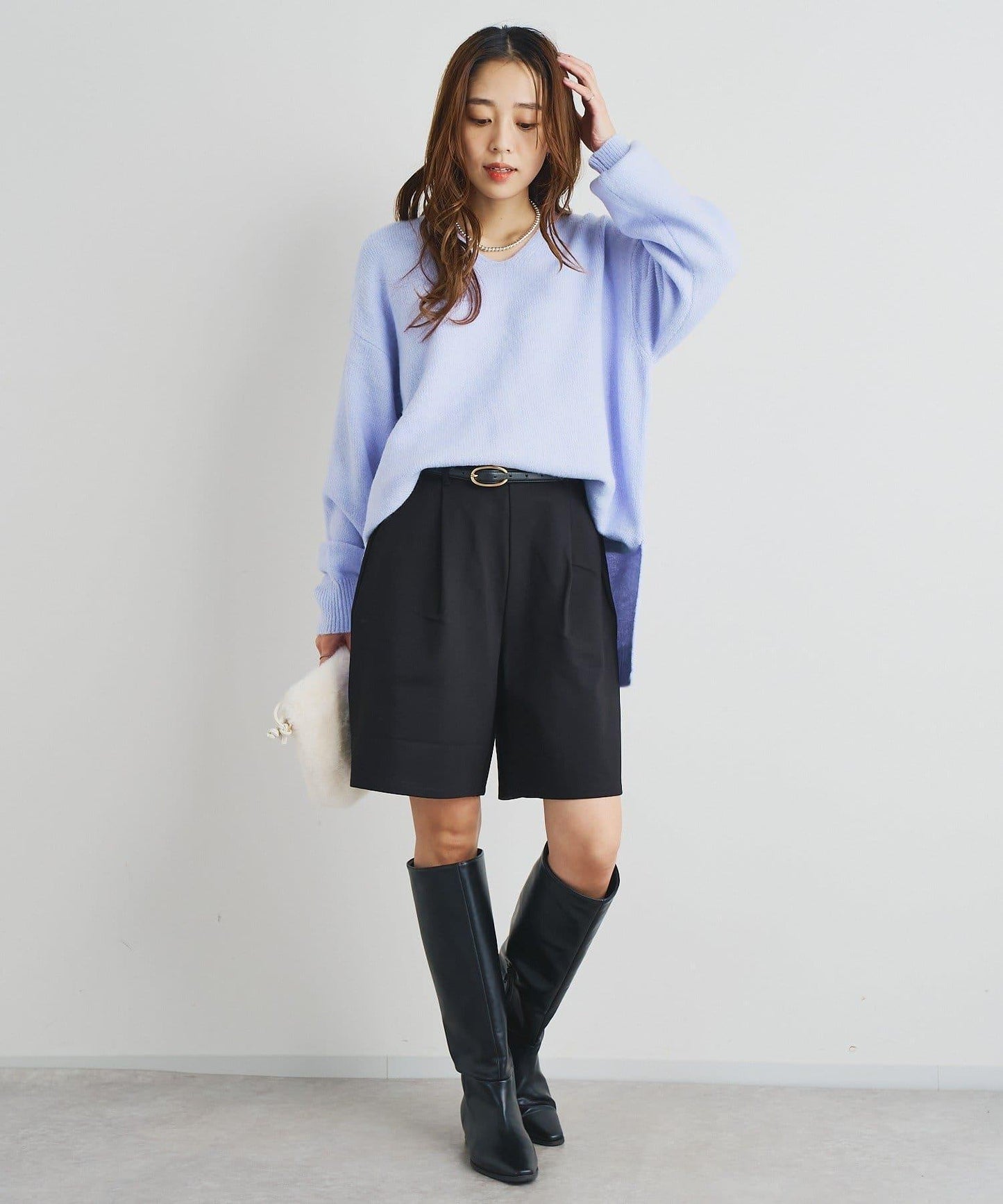 人氣單品・柔軟輕盈穿著感受 仿犛牛絨V領針織衫