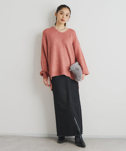 人氣單品・柔軟輕盈穿著感受 仿犛牛絨V領針織衫