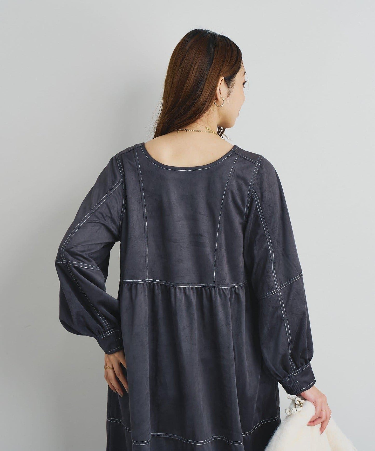 前後兩穿仿桃皮絨拼接連衣裙