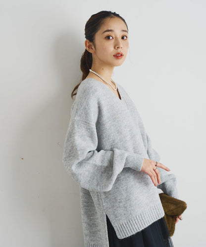 人氣單品・柔軟輕盈穿著感受 仿犛牛絨V領針織衫