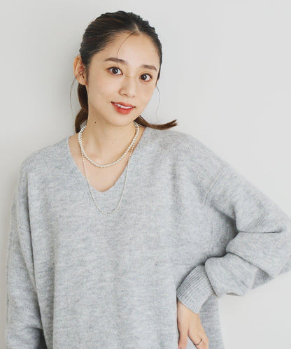 人氣單品・柔軟輕盈穿著感受 仿犛牛絨V領針織衫
