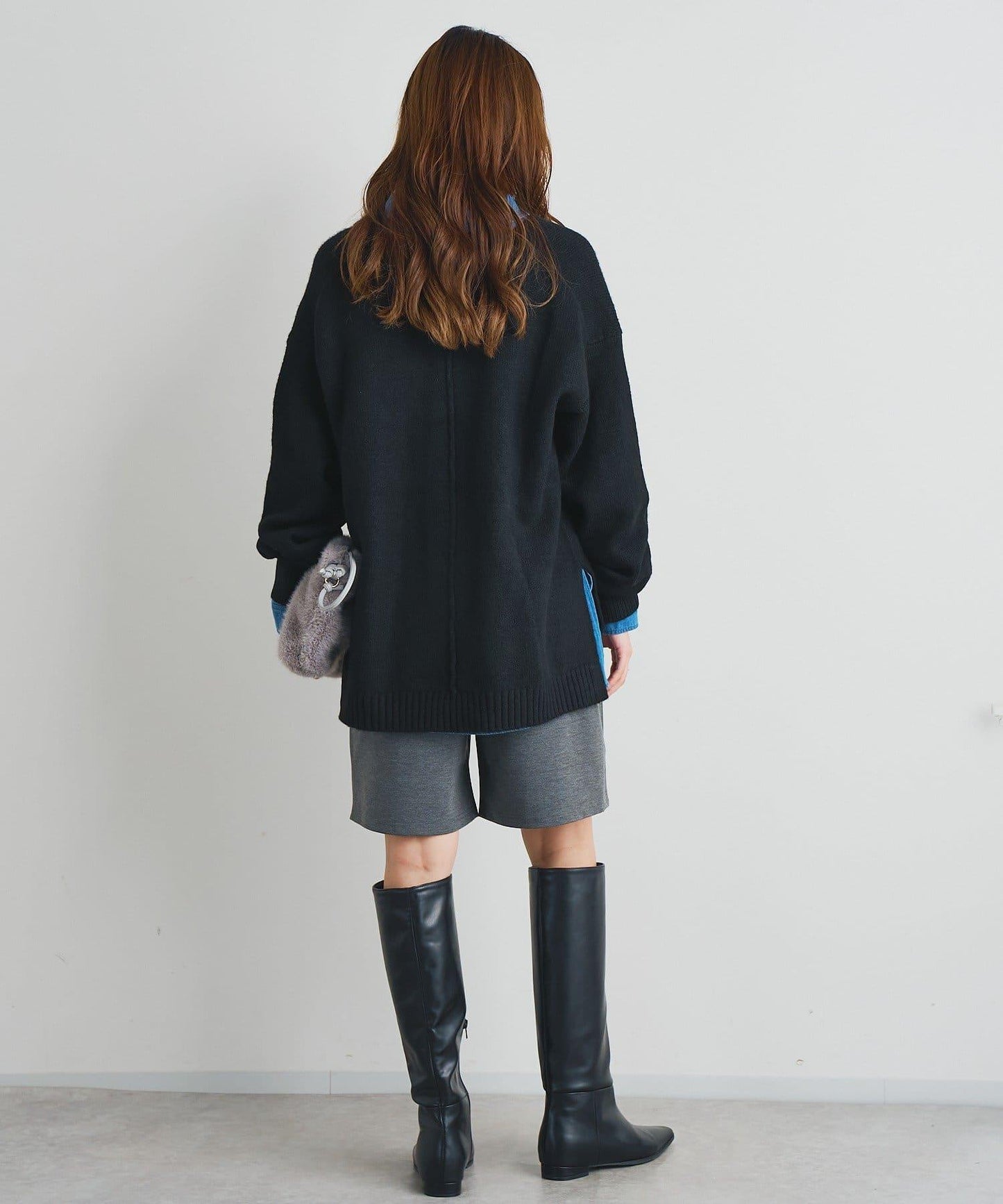 人氣單品・柔軟輕盈穿著感受 仿犛牛絨V領針織衫