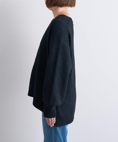 人氣單品・柔軟輕盈穿著感受 仿犛牛絨V領針織衫