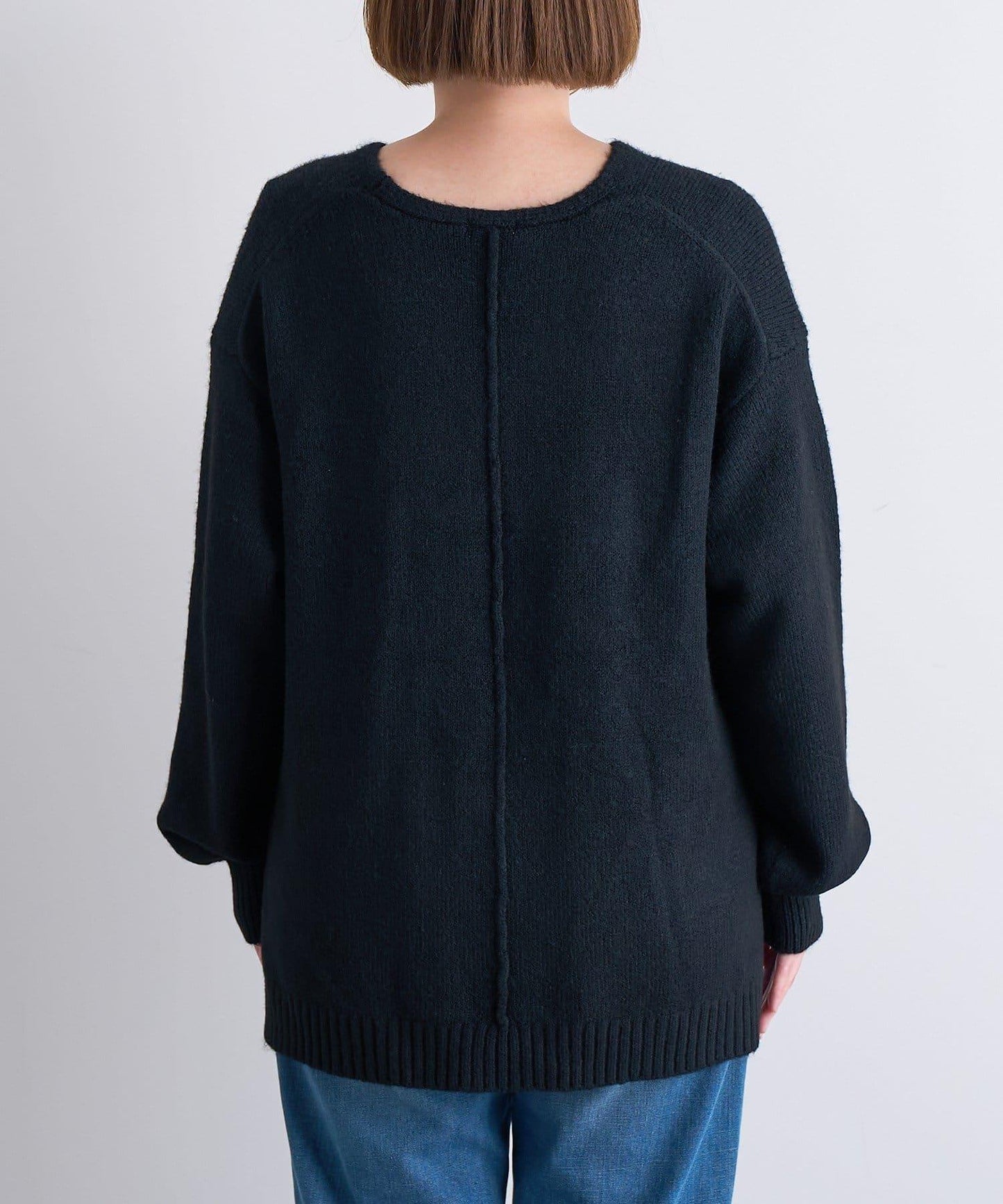 人氣單品・柔軟輕盈穿著感受 仿犛牛絨V領針織衫