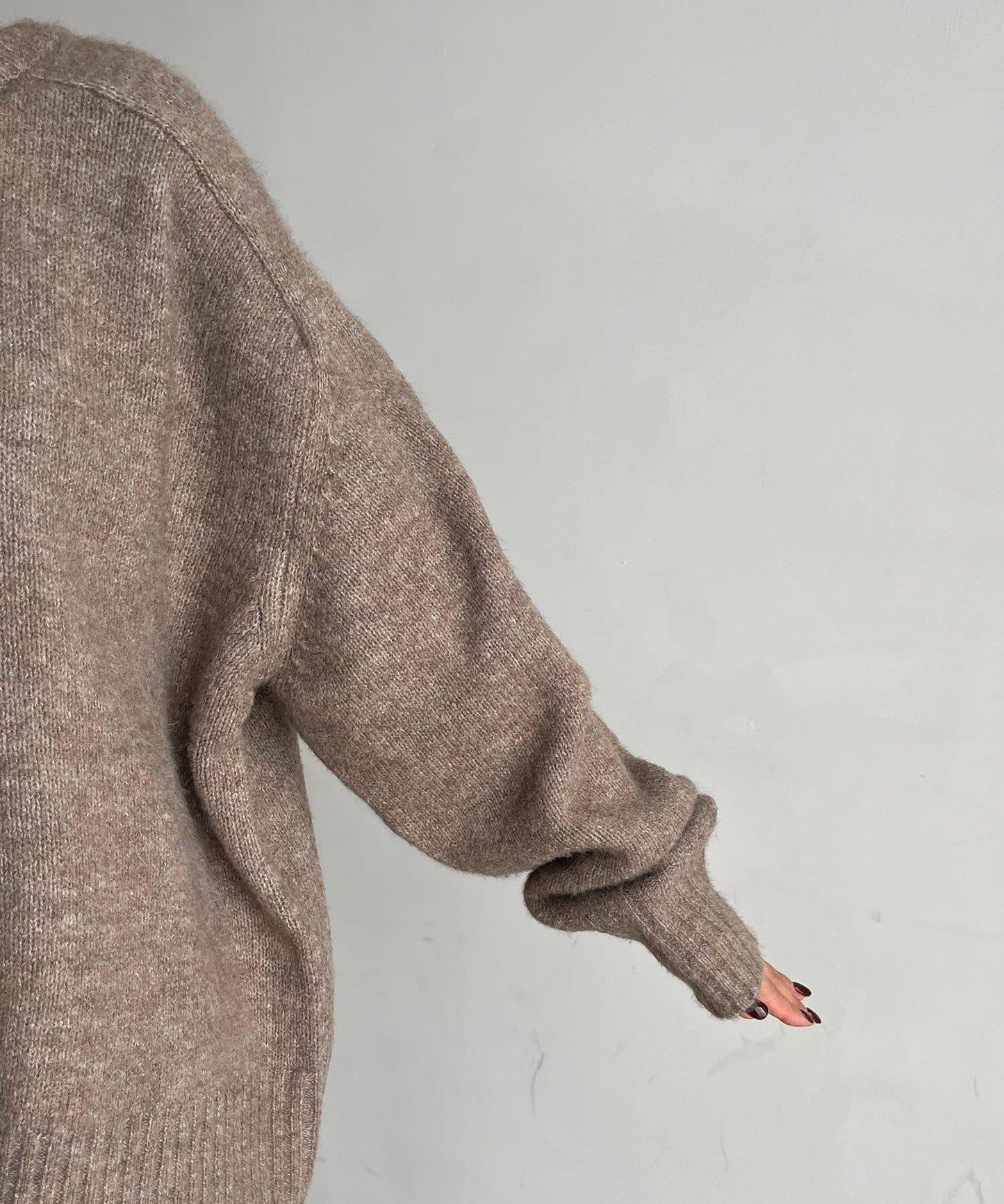 【前後兩穿】柔軟蓬鬆兩穿V領針織衫