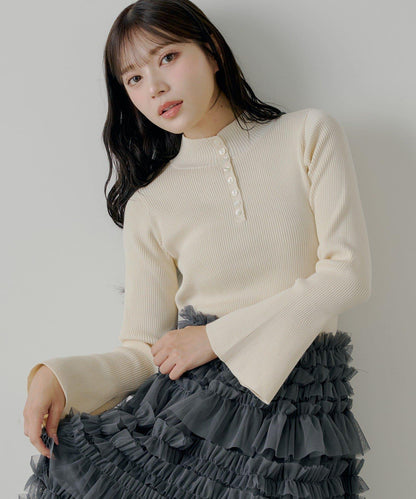 【SALON by Chico】喇叭袖不規則羅紋紐釦針織衫