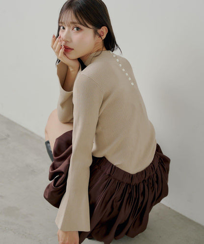 【SALON by Chico】喇叭袖不規則羅紋紐釦針織衫