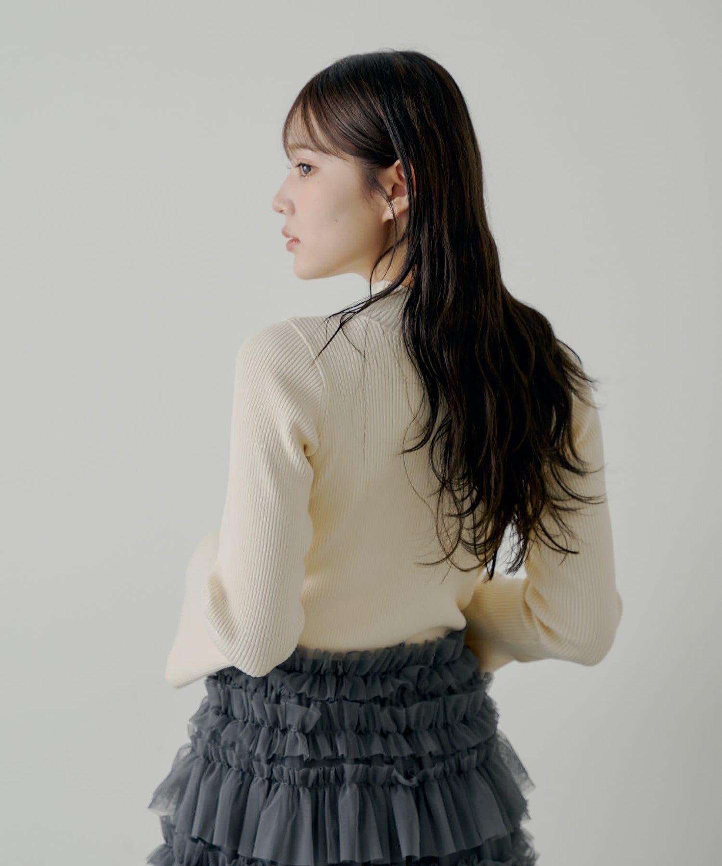 【SALON by Chico】喇叭袖不規則羅紋紐釦針織衫