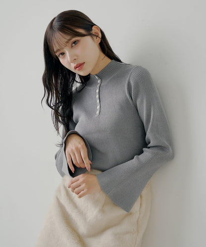 【SALON by Chico】喇叭袖不規則羅紋紐釦針織衫