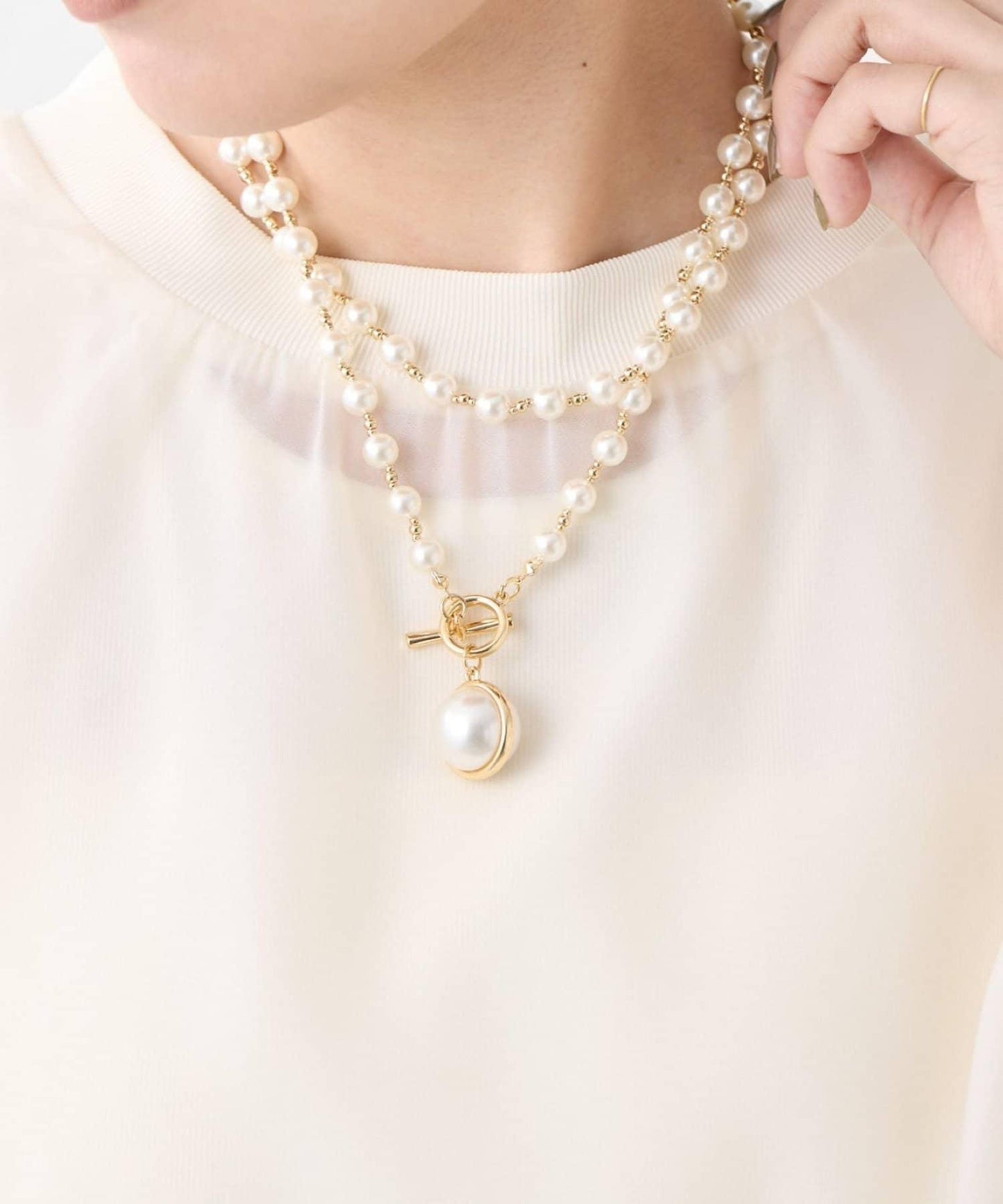 點綴珍珠項鍊