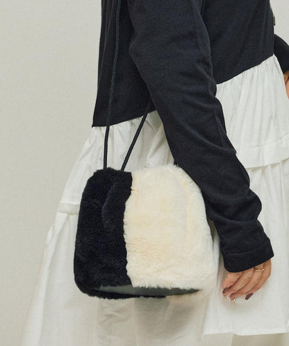 仿皮草迷你束口包