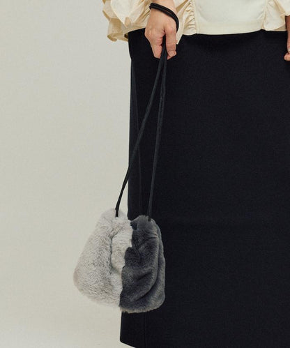 仿皮草迷你束口包