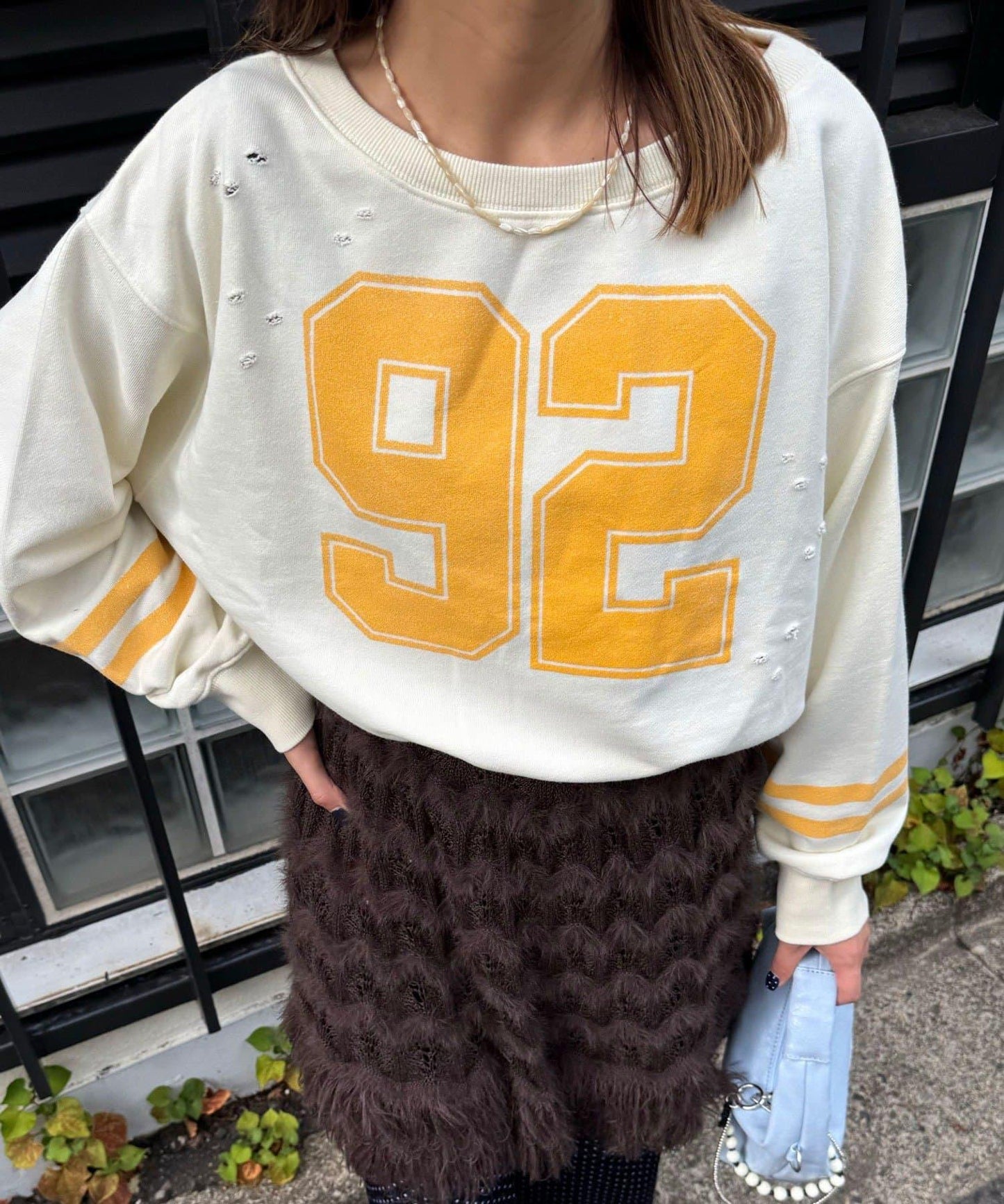 抽繩下襬數字印花短款衛衣