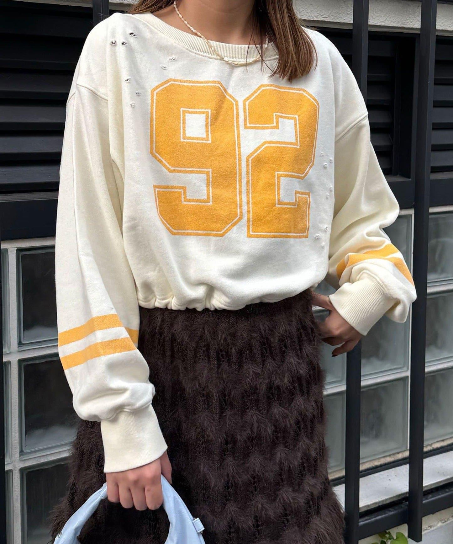 抽繩下襬數字印花短款衛衣