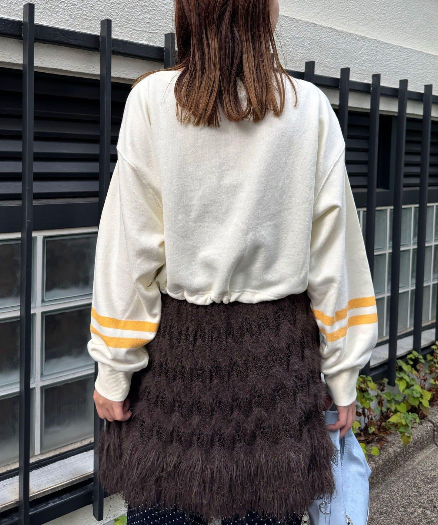 抽繩下襬數字印花短款衛衣