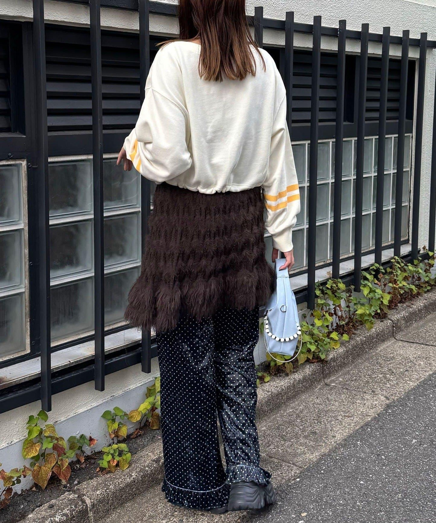 抽繩下襬數字印花短款衛衣