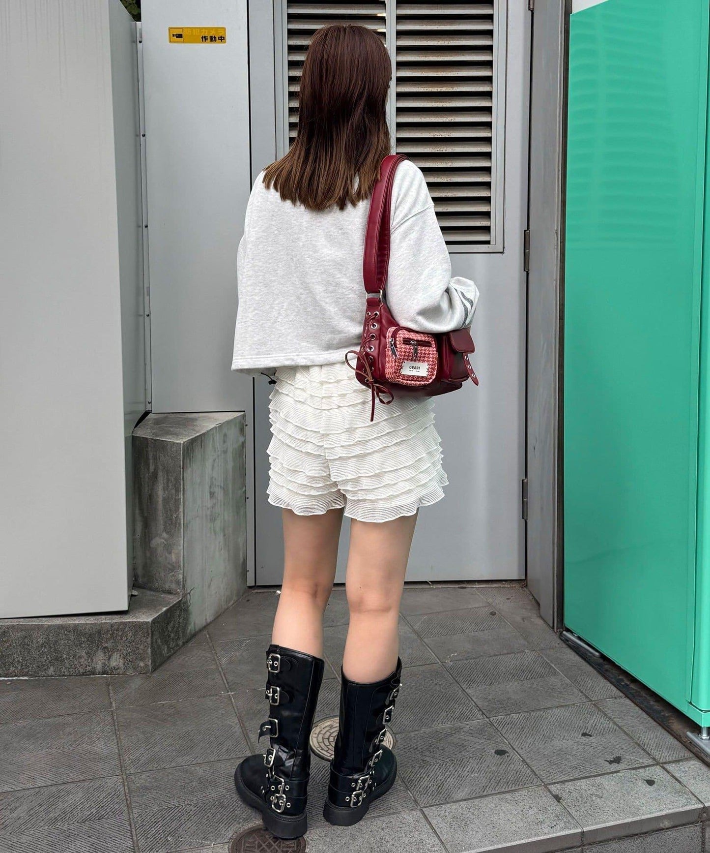 抽繩下襬數字印花短款衛衣