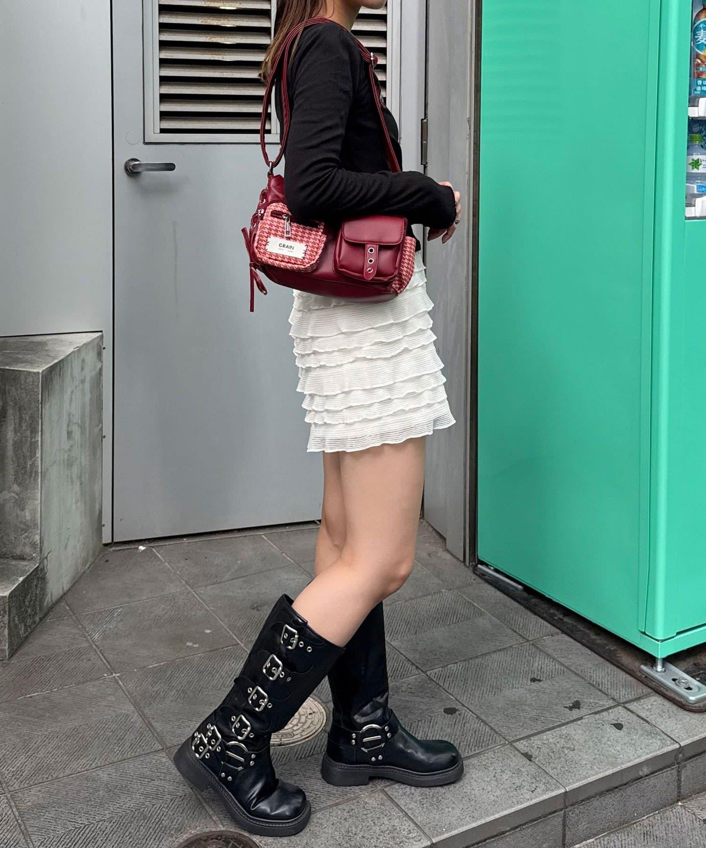 蕾絲拼接標誌修身上衣