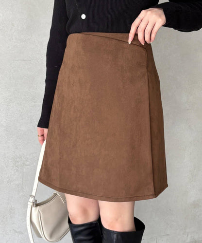 麂皮包裹式迷你裙