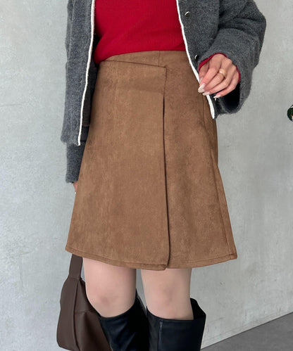 麂皮包裹式迷你裙