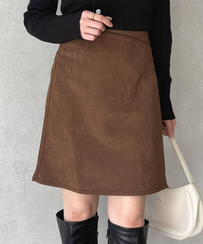 麂皮包裹式迷你裙