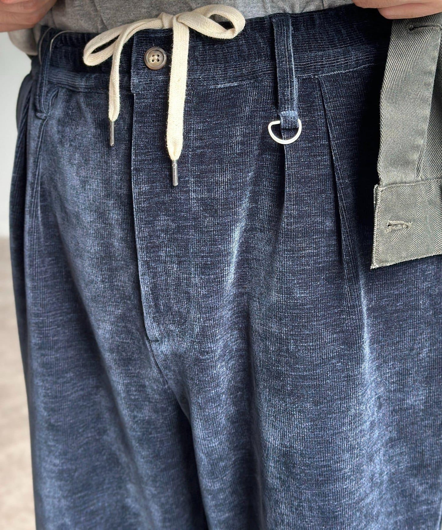 天鵝絨燈芯絨微喇褲