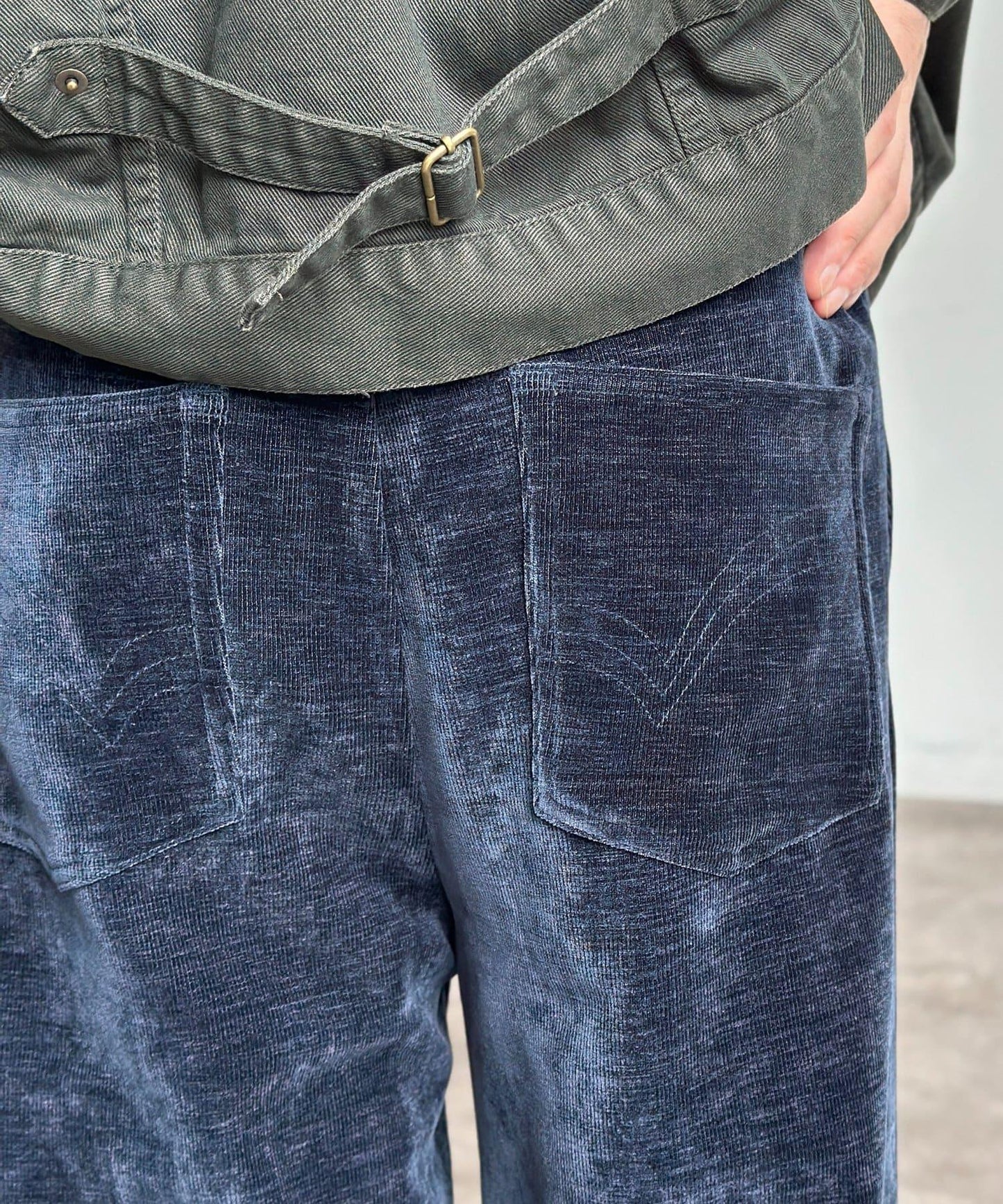 天鵝絨燈芯絨微喇褲